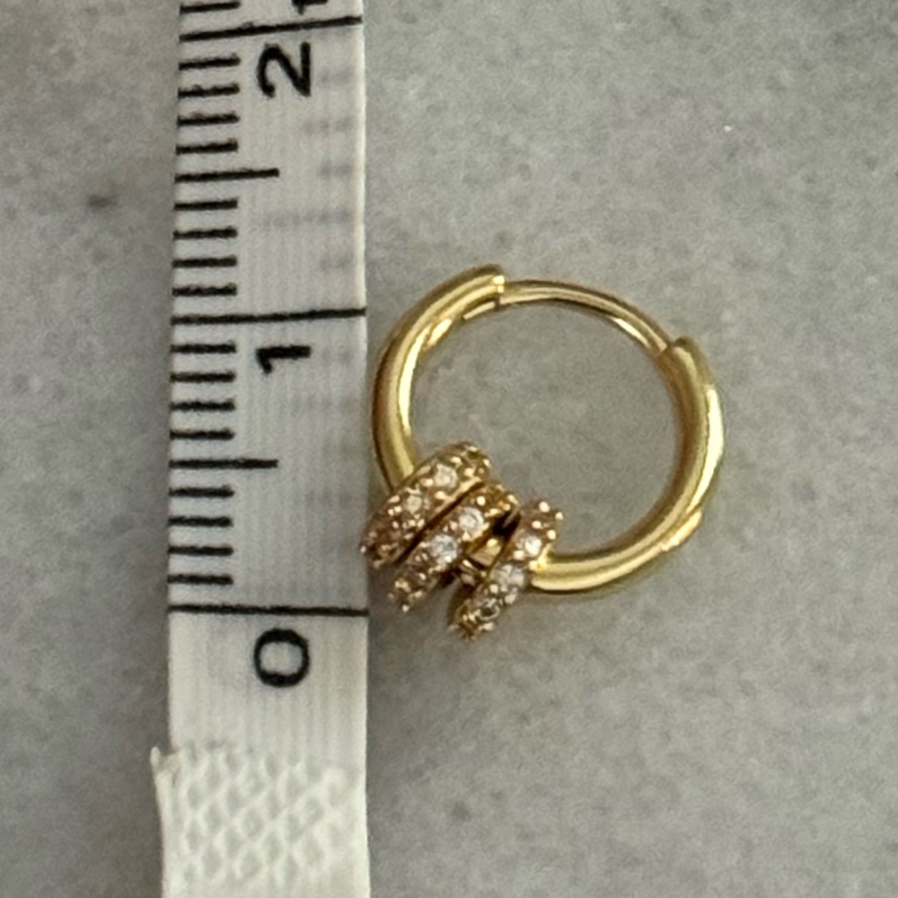 Gold Crystal Round Dangle Huggie Hoop Earrings 

Brand New - Picture 3 of 3